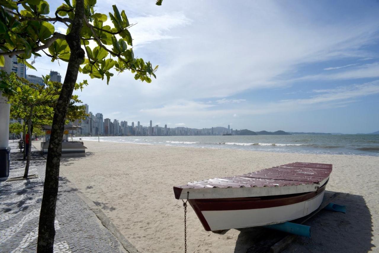 Frente Mar Pe Na Areia, Na Av Atlantica Apartment Balneario Camboriu Exterior photo
